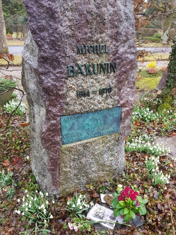 미하일 바쿠닌의 묘비.
