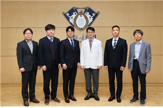 왼쪽부터 이관용 연구원, 김보형 교수, 김현석 박사, 이창균 교수, 이준영 박사, 임성빈 교수