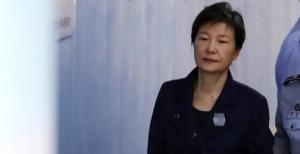 검찰, 박근혜 전 대통령 '국정농단·특활비' 파기환송심 징역 35년 구형