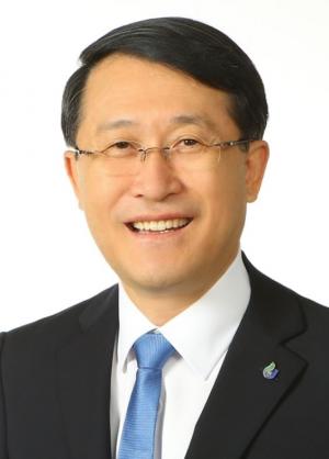 문재인 대통령, 제주대 제11대 총장에 김일환 교수 발령