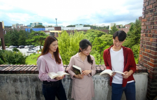 충북대 온라인 독서모임 '책으로 통(通)하다' 참여자 모집