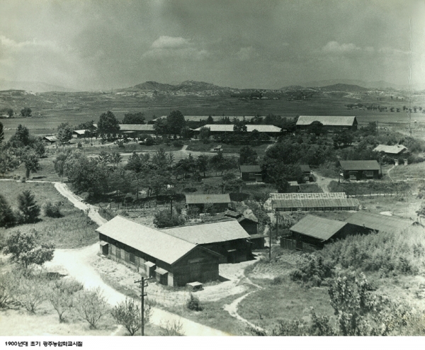 전남대 농과대학의 전신인 1900년대초 광주공립농업학교 모습