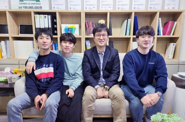 정상국 교수 연구팀. 왼쪽으로부터 김대근, 이대영, 정상국 교수, 정진원 연구원