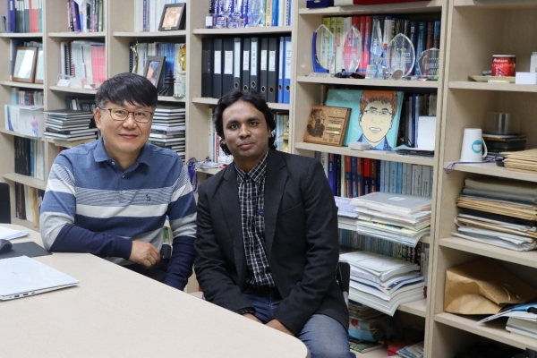 박재영 교수(왼쪽)와 살라우딘 박사