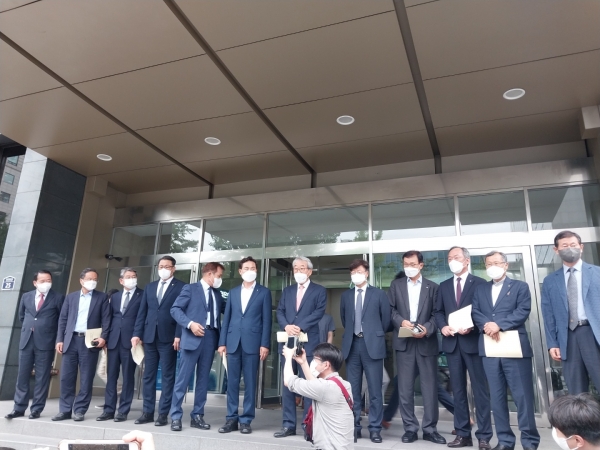 7개 권역 대학 총장협의회 연합은 8일 여의도 한국교육시설안전원에서 박순애 교육부 장관과 간담회를 가졌다.