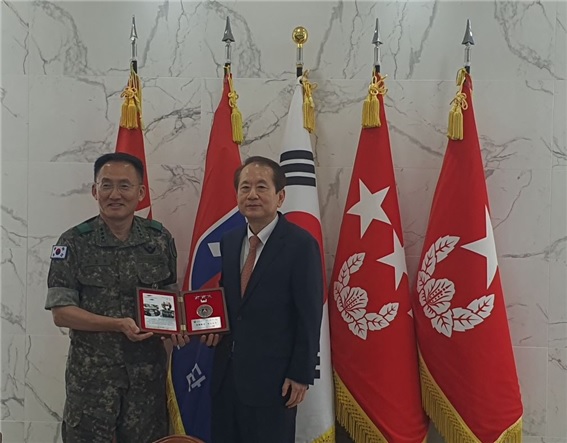 세종사이버대학교 신구 총장, 수도군단 고창준 군단장 협약 체결
