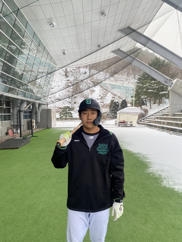 신성대 야구연습장에서 촬영 한 강동혁 선수 사진